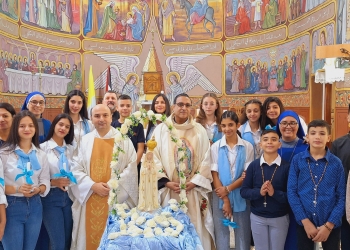 Gaza: Un nuevo capítulo de fe con la consagración de 16 jóvenes a la Virgen María