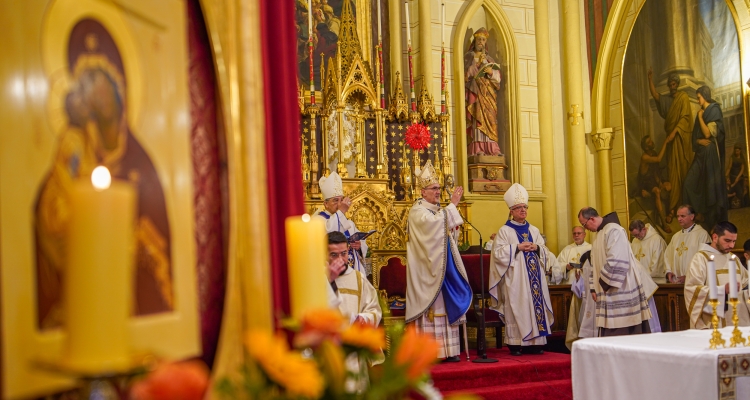 Cardenal Pizzaballa Reflexiona sobre un Camino Mariano hacia la Paz: Atesorar, Meditar, Acoger